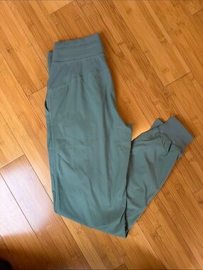 Lululemon Green Dance Studio Track Joggers Size 2